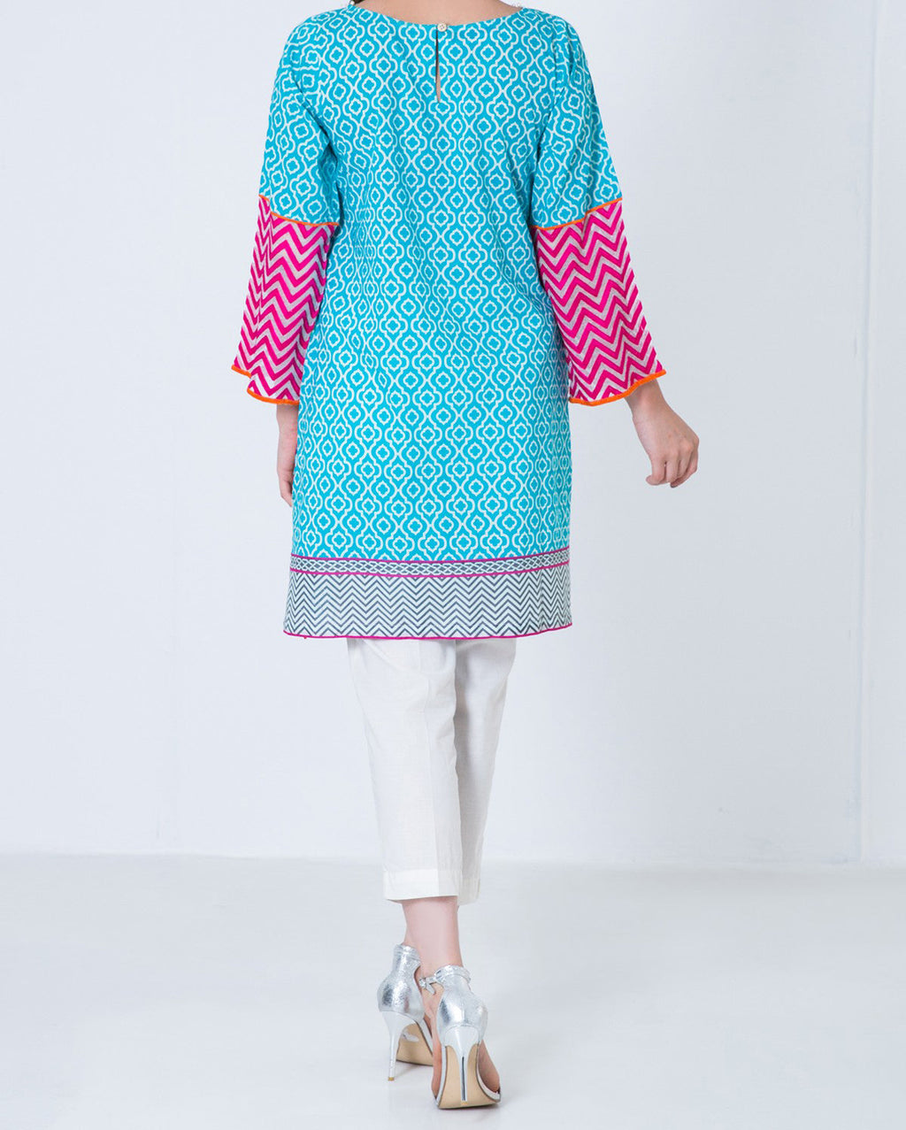 Komal's WTPE17304 Embroidered Kurti