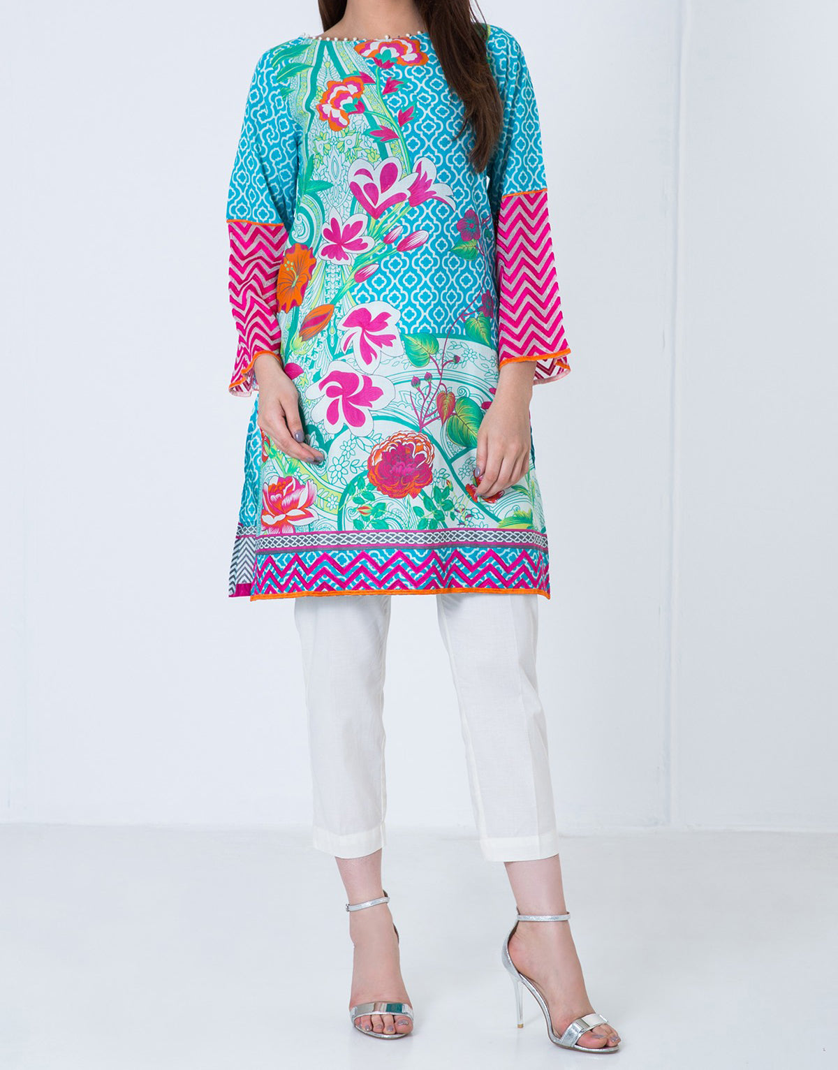Komal's WTPE17304 Embroidered Kurti