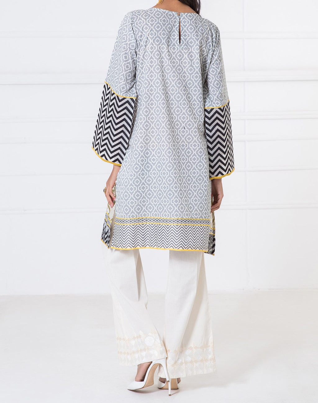 Komal's WTPE17304 Embroidered Kurti