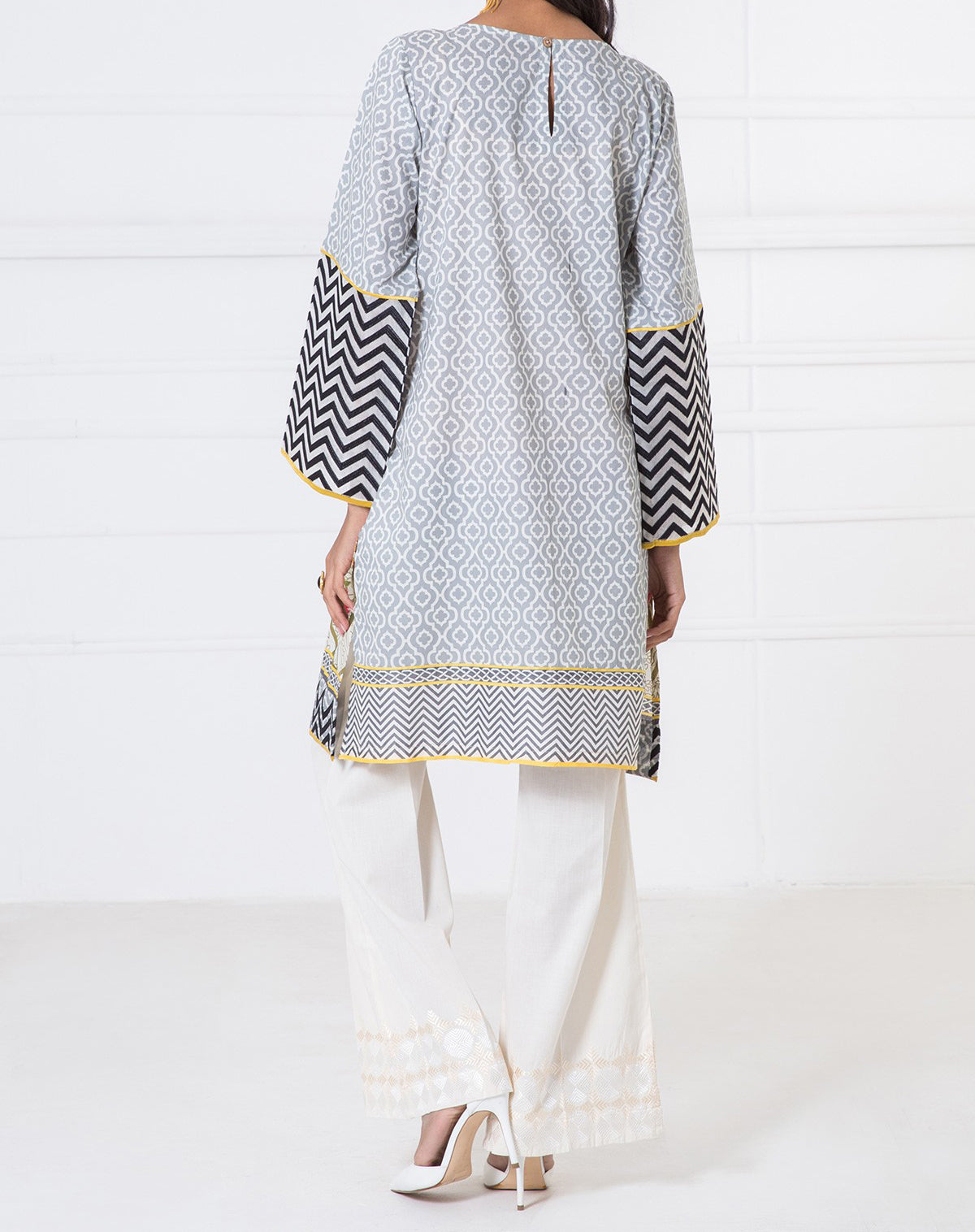 Komal's WTPE17304 Embroidered Kurti