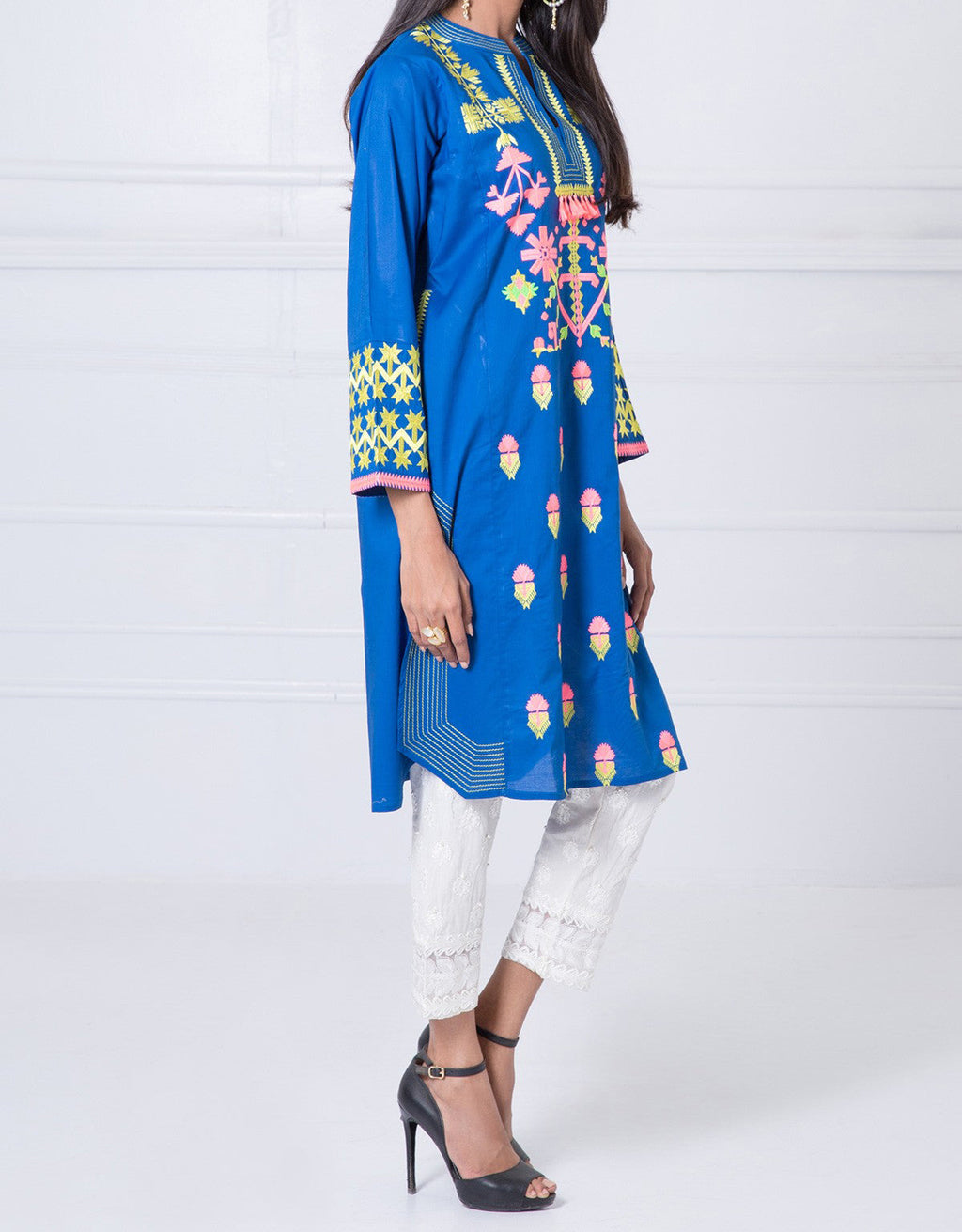 Komal's WTE17202 Embroidered Kurti